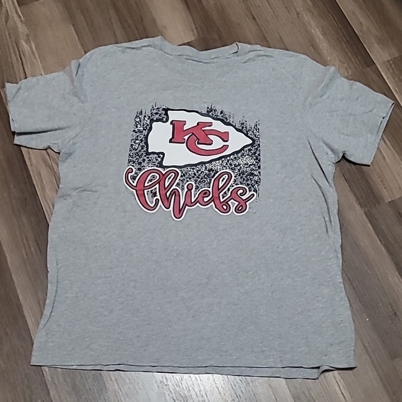 Tops - Kansas City Chiefs Gray T-shirt with KC Cheifs Logo. Size Large Custom Made